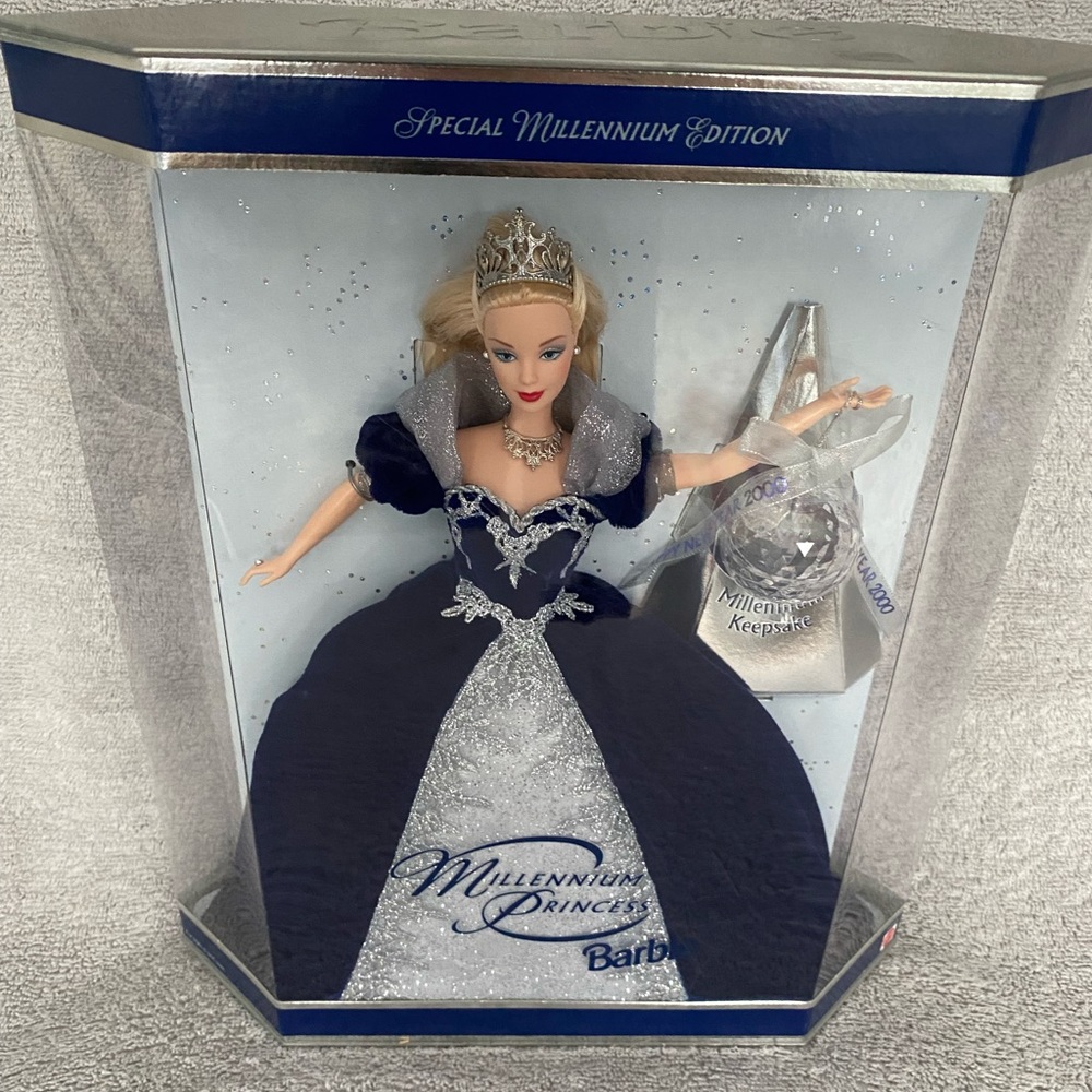 Special millennium Edition Barbie - Year 2000 - millennium Princess Barbie
